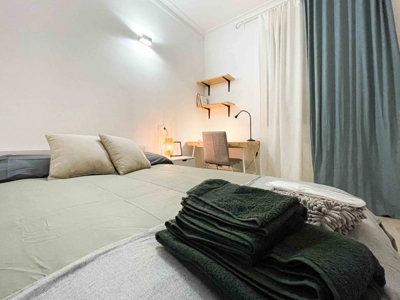 Serene sleeping quarters in city chic